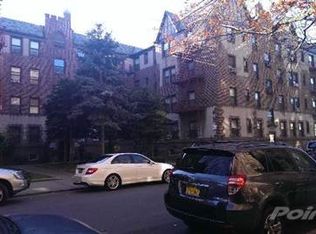 6140 Saunders St, Rego Park, NY 11374