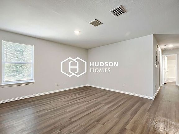 4th image of 413 Lottie St #A