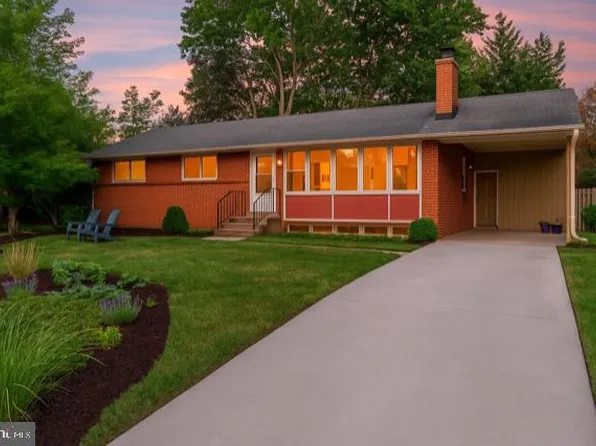 1010 Croton Dr, Alexandria, VA 22308