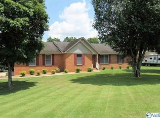100 Meadowood Ln, ALBERTVILLE, AL 35950