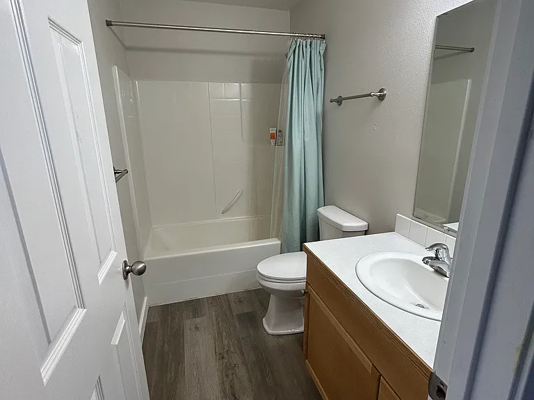 1246 NW Nina Ct — Photo 22