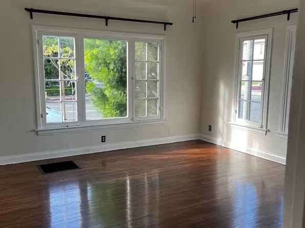 222 N Chevy Chase Dr, Glendale, CA 91206