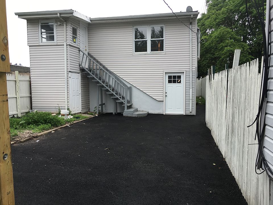 1st image of 79 Lake St