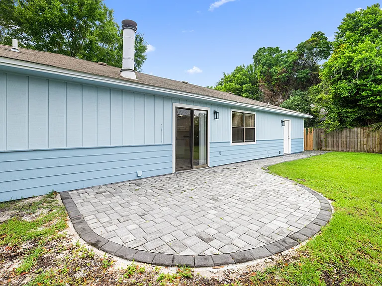 349 Primrose Cir — Photo 44