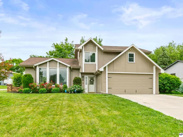 305 S 151st Cir, Omaha, NE 68154