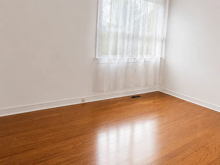 540 McCowan Rd #MAIN FLOOR — Photo 14