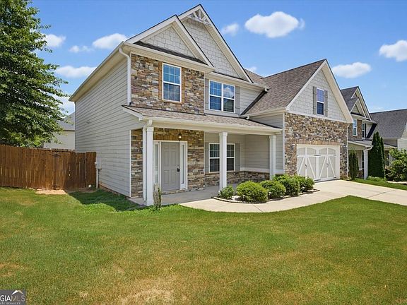 3rd image of 15 Hughston Walk
