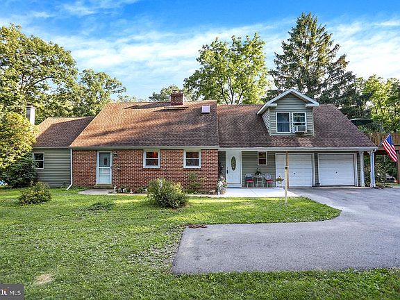 3rd image of 65 Sunnyside Dr