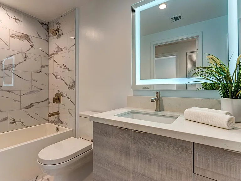 338 N Mariposa Ave — Photo 37