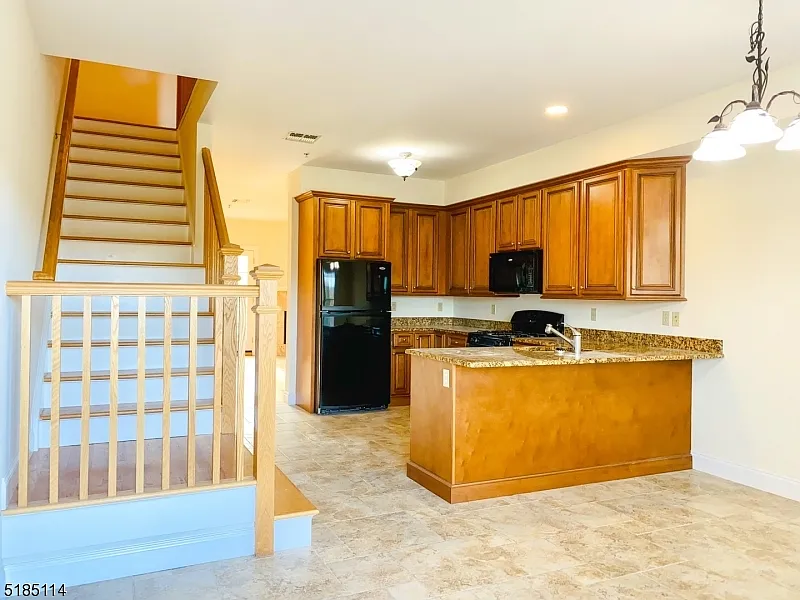 2 bed, 1.5 bath, $2,400 — Photo 2