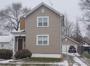 606 2nd Ave, Aurora, IL 60505