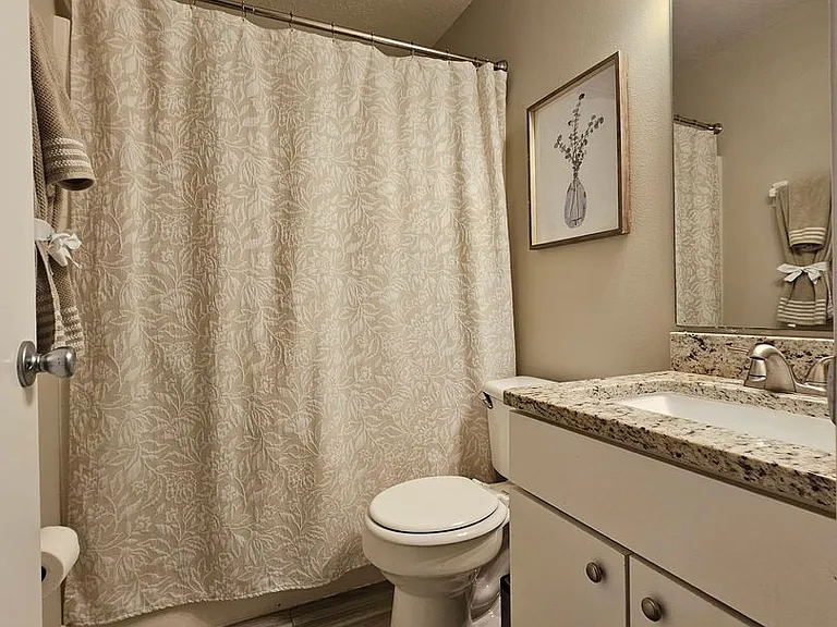 602 S Grand Hwy — Photo 22