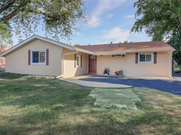 137 Cypress Dr, Bolingbrook, IL 60440
