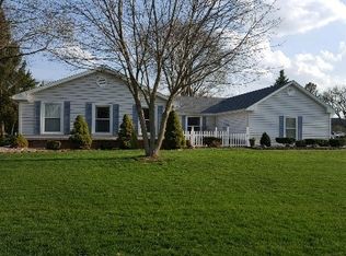41967 Banbury Rd, Northville, MI 48168
