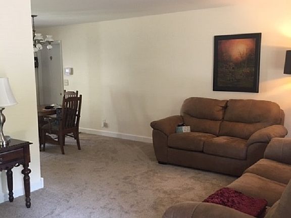 4th image of 1596 Oak Park Dr