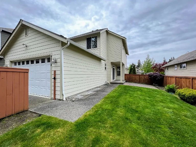 9212 Campus Glen Dr NE — Photo 4