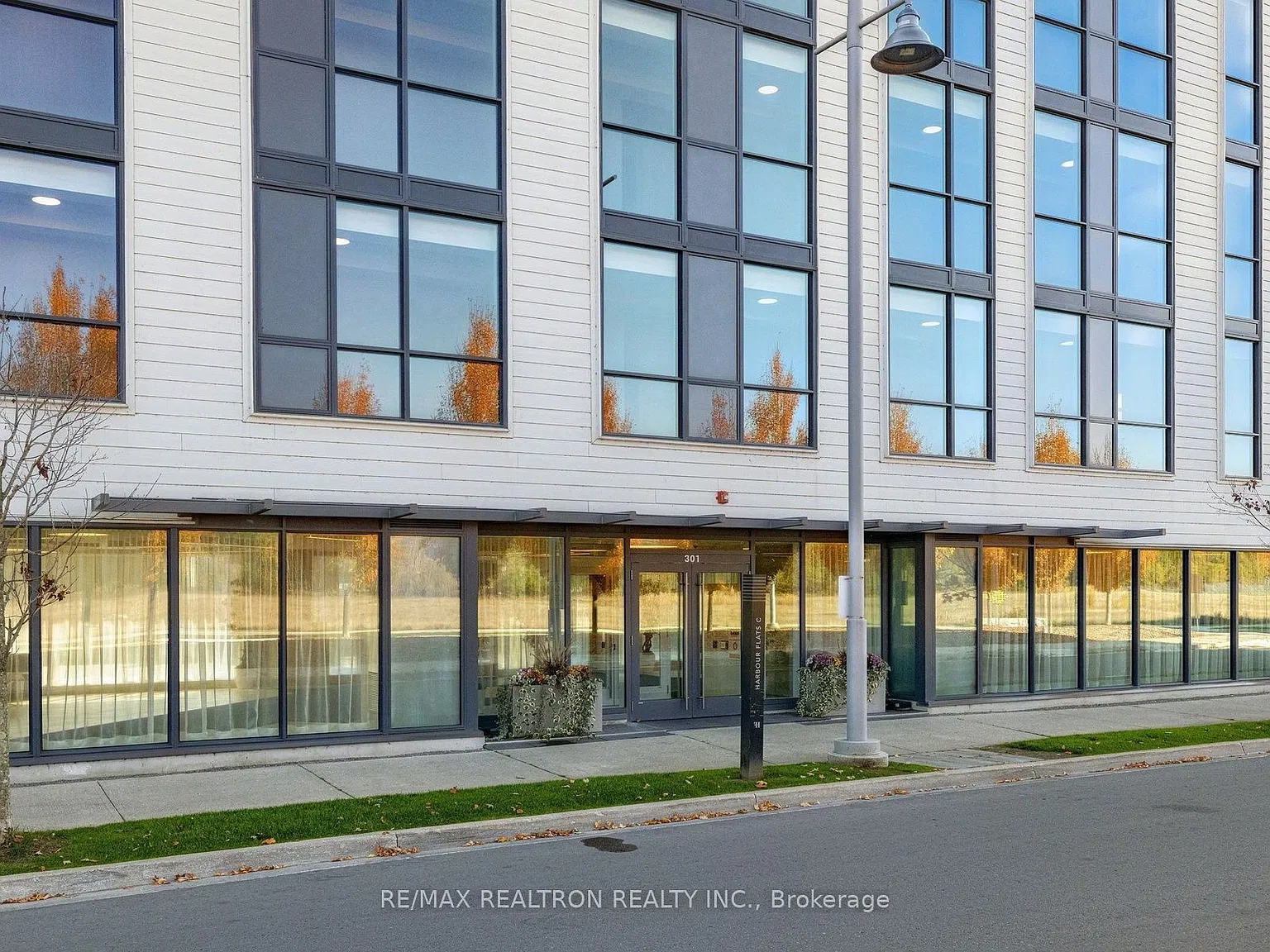 2 bed, $2,300 — Photo 2