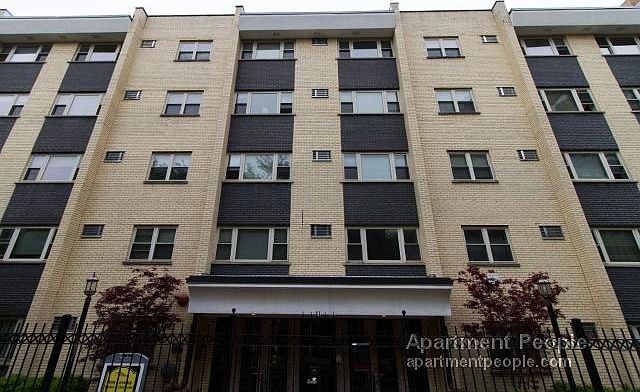 2nd image of 3161 N Cambridge Ave APT 313