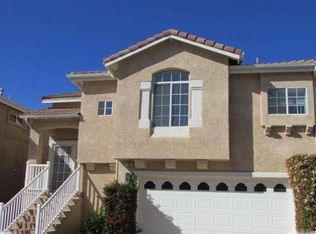 75 Glenloch Ln, Simi Valley, CA 93065