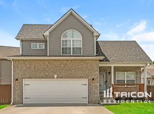 393 Preakness Cir, Pleasant View, TN 37146