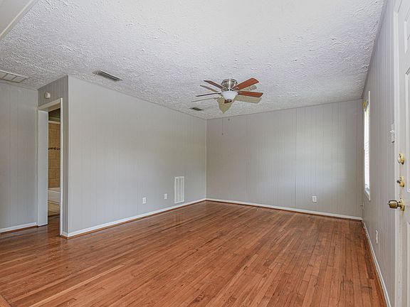 5th image of 7405 W Lambuth Ln