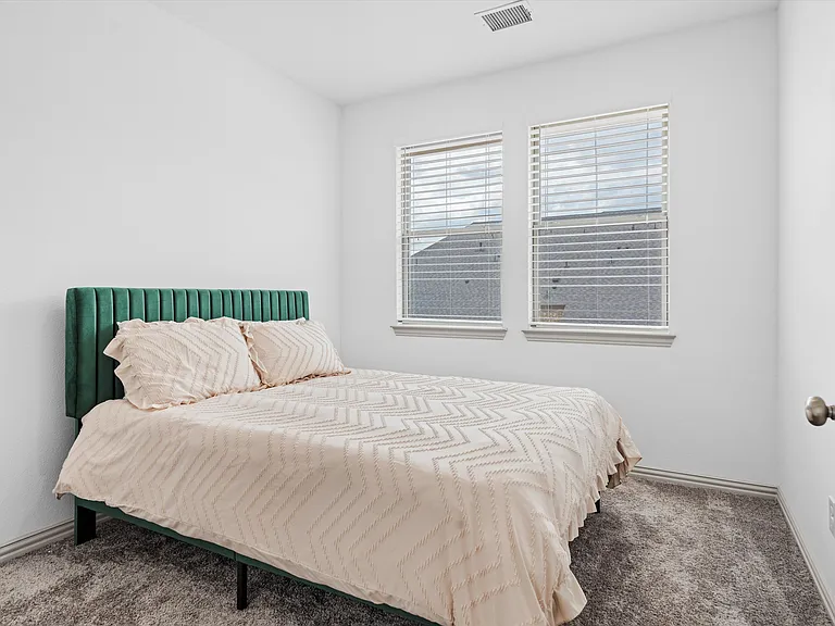 7053 Cedar Creek Dr — Photo 13