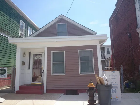 17 Swallow St, Boston, MA 02127