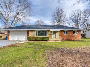 4695 Garrett Dr, Barberton, OH 44203