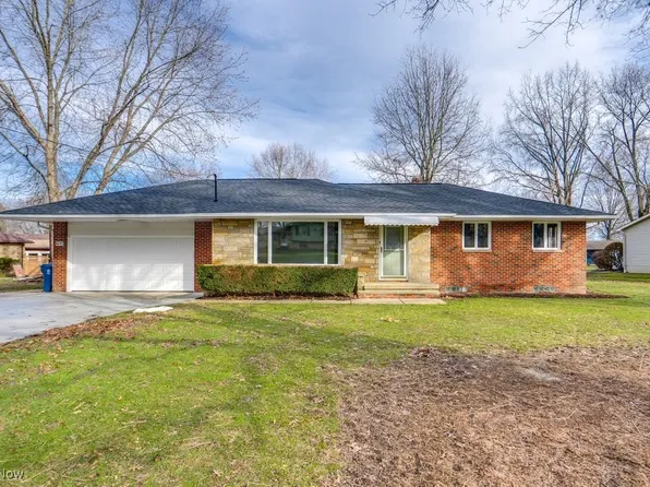 4695 Garrett Dr, Barberton, OH 44203