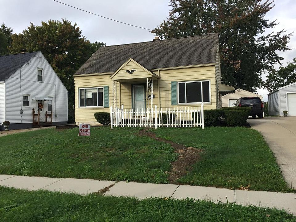 1st image of 3208 7th St