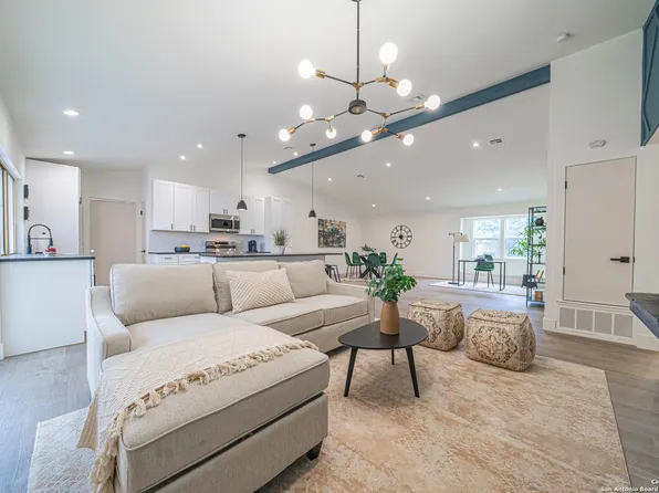 12423 GRAN VISTA ST, San Antonio, TX 78233
