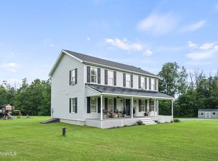 679 Middle Pownal Rd, Pownal, VT 05261