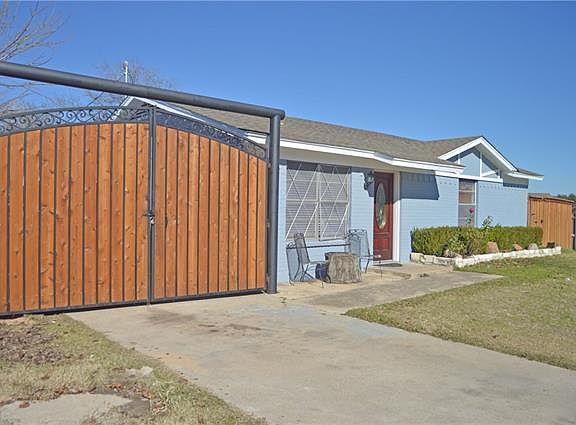 3rd image of 3060 NW 32nd St