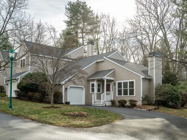 54 Bishops Forest Dr #54, Waltham, MA 02452