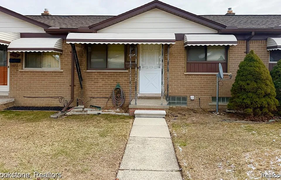 8401 Eighteen Mile Rd #196