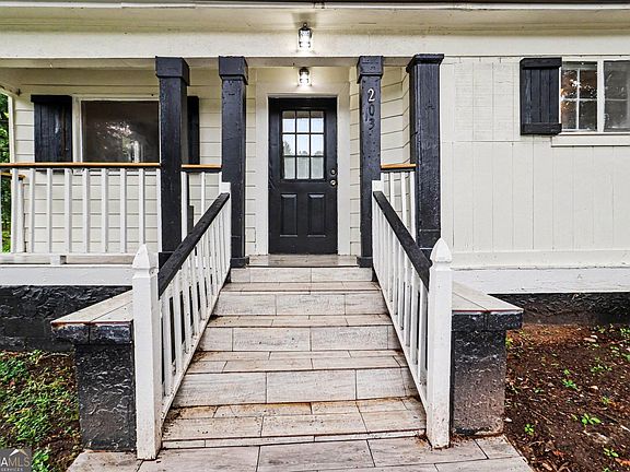 5th image of 203 Kenwood Rd