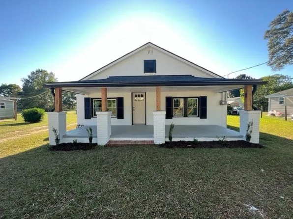 114 N Holmes St, Erwin, NC 28339