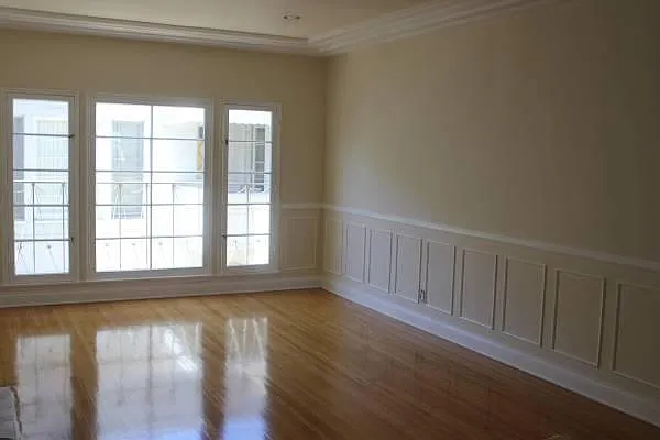 9945 Robbins Dr — Photo 5