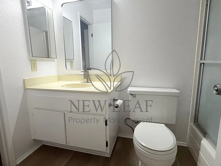 3054 Gladstone St #4 — Photo 14