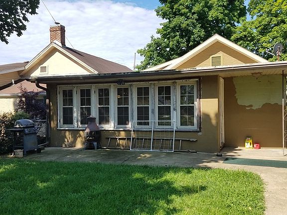 2nd image of 381 Vine St