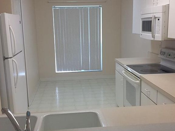 2nd image of 3696 Eversholt St