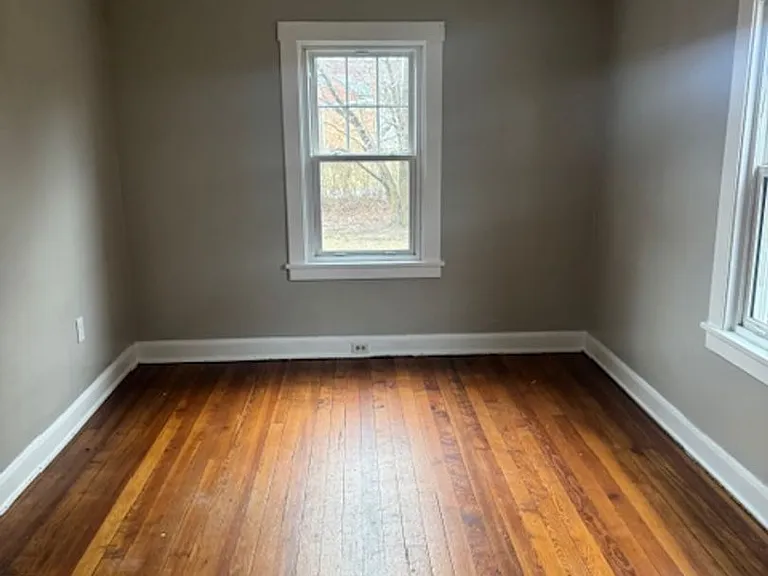 814 Vankirk St — Photo 4