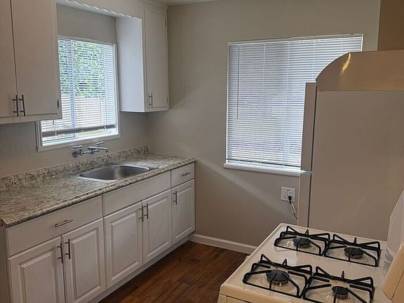 4th image of 20358 Concord Ave