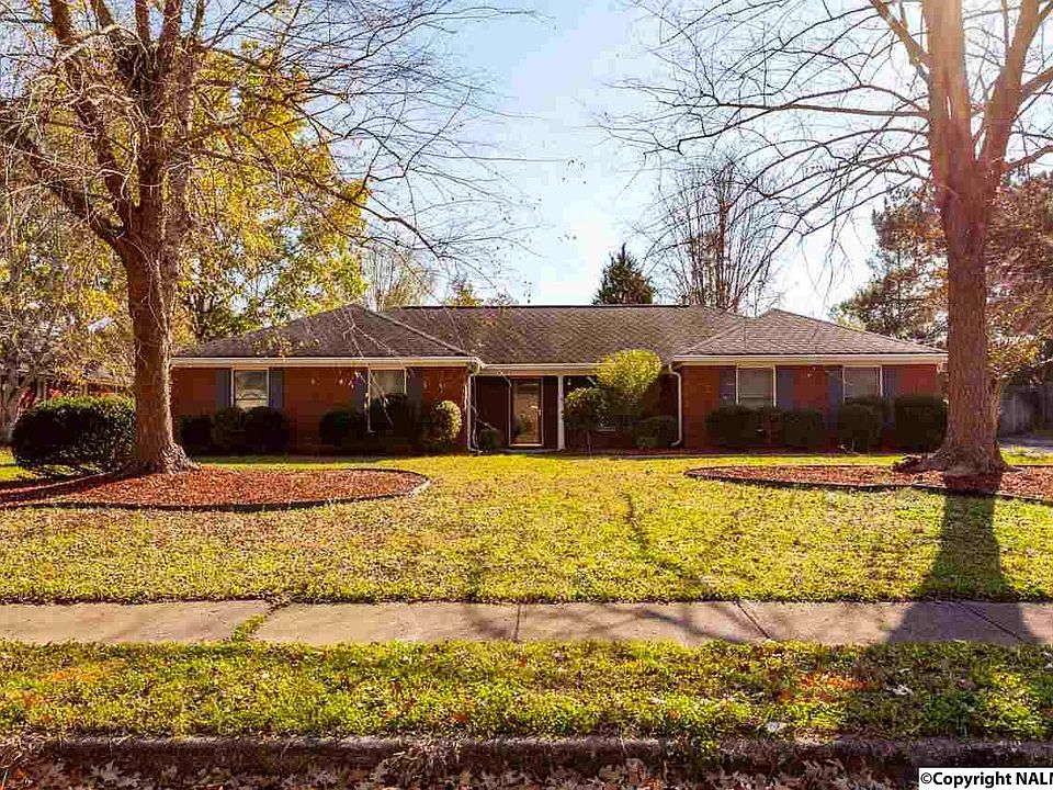 1st image of 144 Kingswood Dr