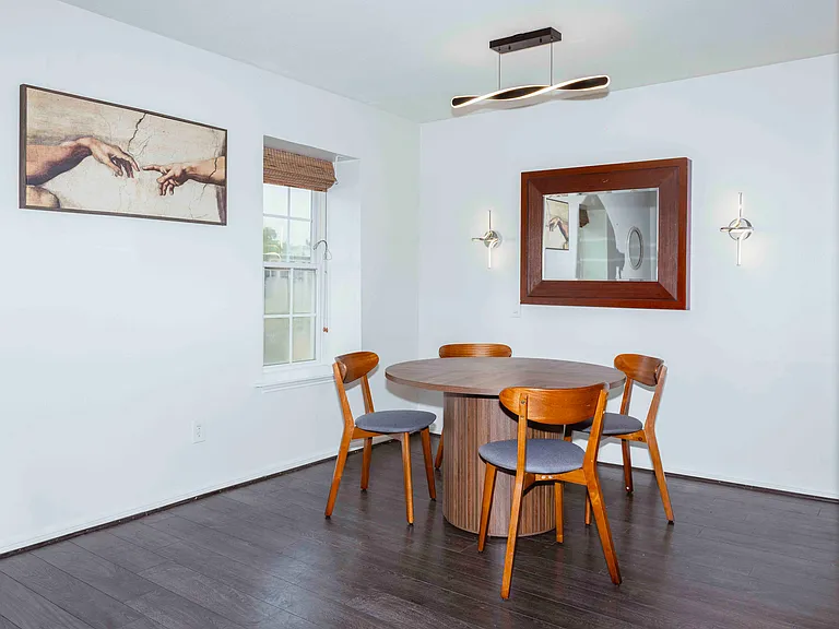 353 N Post Oak Ln #823 — Photo 5