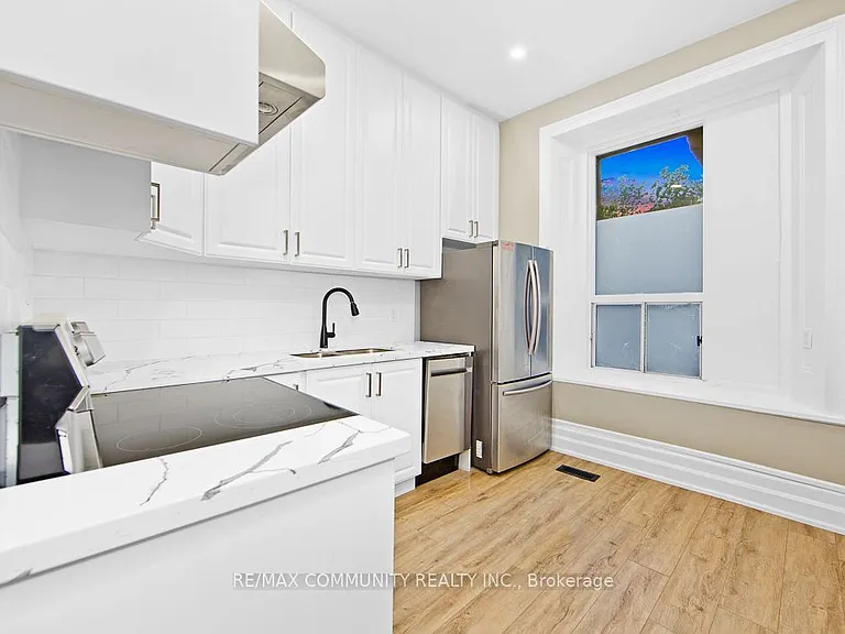 1130 King St E #1 — Photo 9