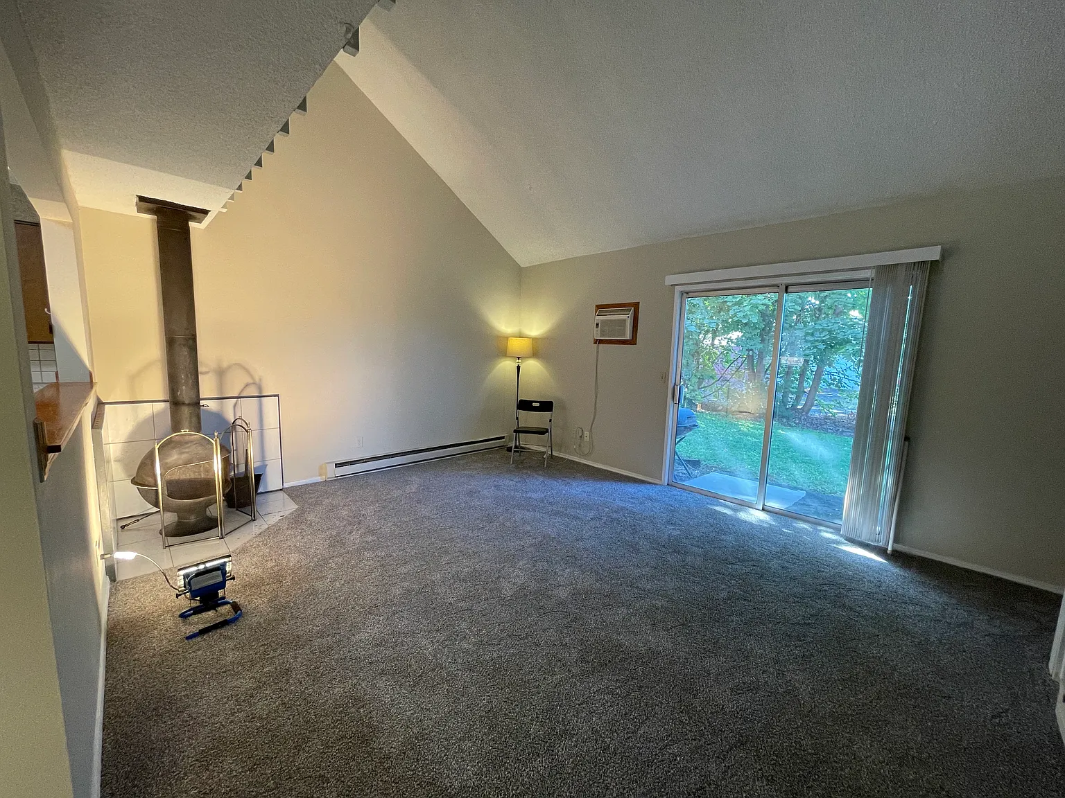 1 bed, 720 sqft, $995 — Photo 2