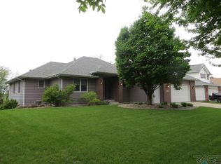 209 N Dominic Cir, Sioux Falls, SD 57107