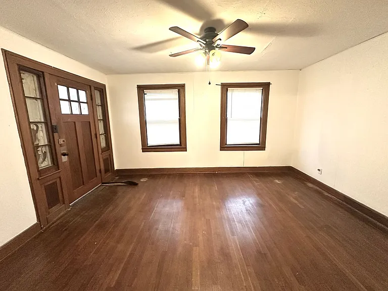 2348 N Campbell Ave — Photo 2