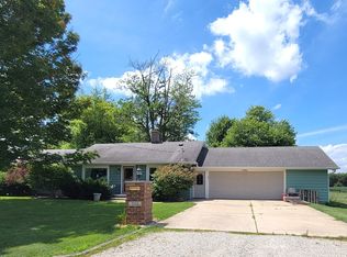 305 Sycamore St, Cedar Point, IL 61316